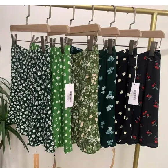 BEST NWT Reformation Flounce Mini Skirt - Black Classic Flare Casual - Picture 7 of 8